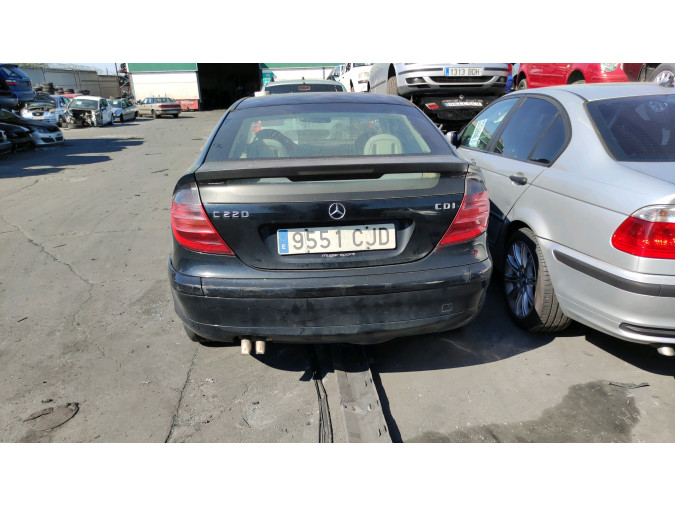 PILOTO TRASERO CENTRAL MERCEDES C 220 CDI 2003