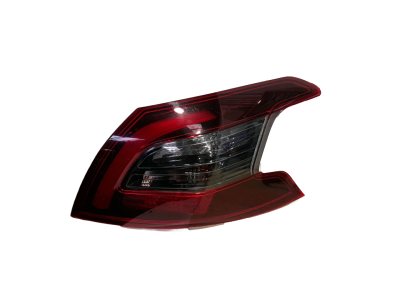 PILOTO TRASERO DERECHO EXTERIOR PEUGEOT 308 THP 2019