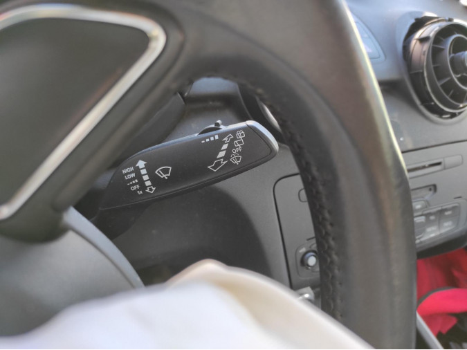 Mando Multifunción AUDI A1 2011