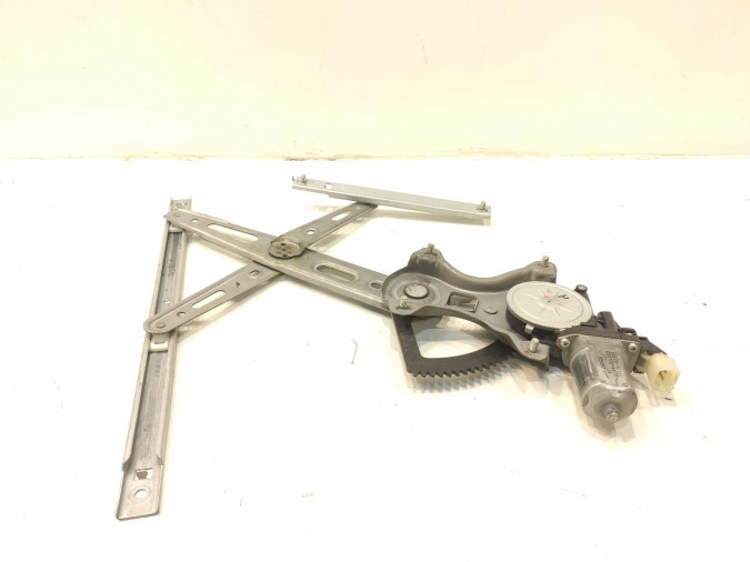 ELEVALUNAS DELANTERO DERECHO HYUNDAI I20 2012