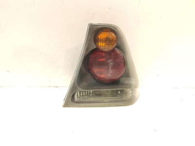 PILOTO TRASERO DERECHO VOLKSWAGEN POLO 2001