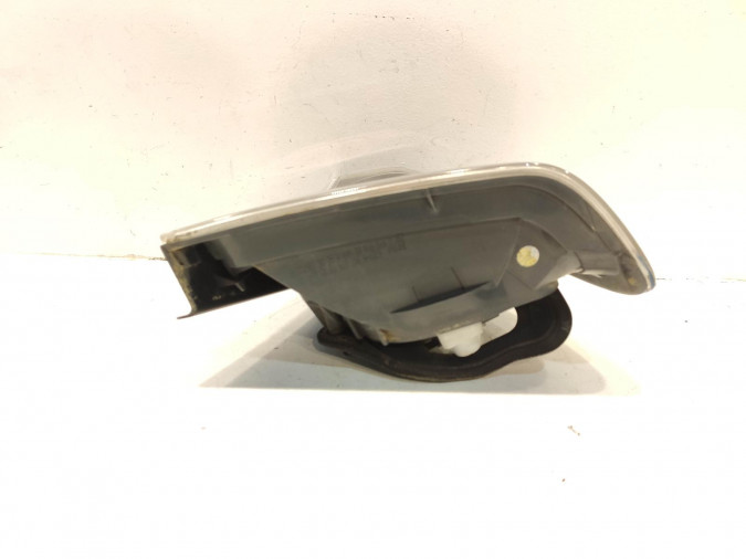 PILOTO TRASERO DERECHO VOLKSWAGEN POLO 2001