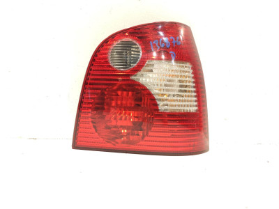 PILOTO TRASERO DERECHO VOLKSWAGEN POLO 2002