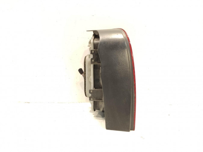 PILOTO TRASERO DERECHO VOLKSWAGEN POLO 2002