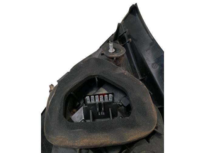 PILOTO TRASERO IZQUIERDO OPEL CORSA 2008