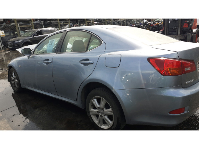 PILOTO TRASERO CENTRAL LEXUS IS 220D 2007