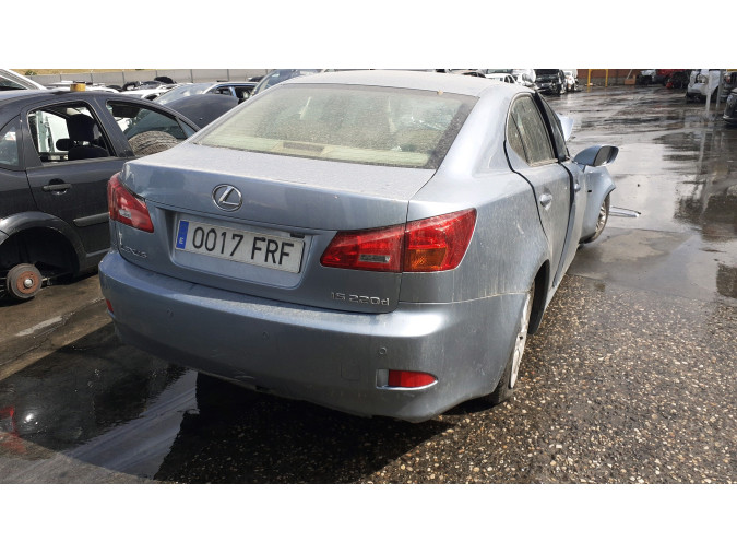 PILOTO TRASERO CENTRAL LEXUS IS 220D 2007