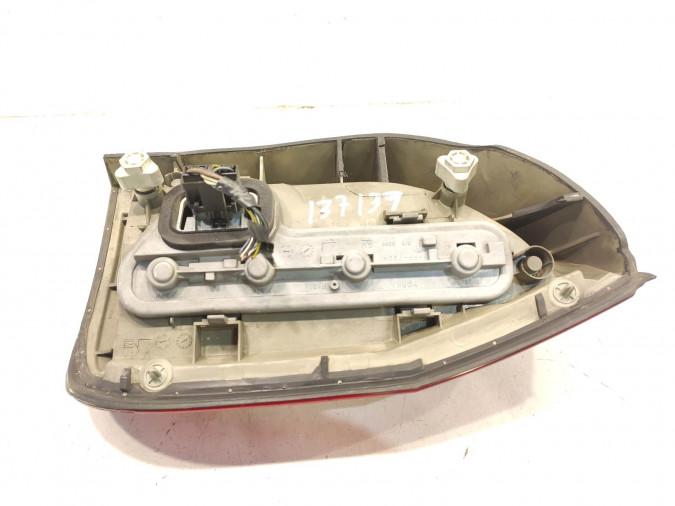 PILOTO TRASERO DERECHO OPEL ZAFIRA 2003