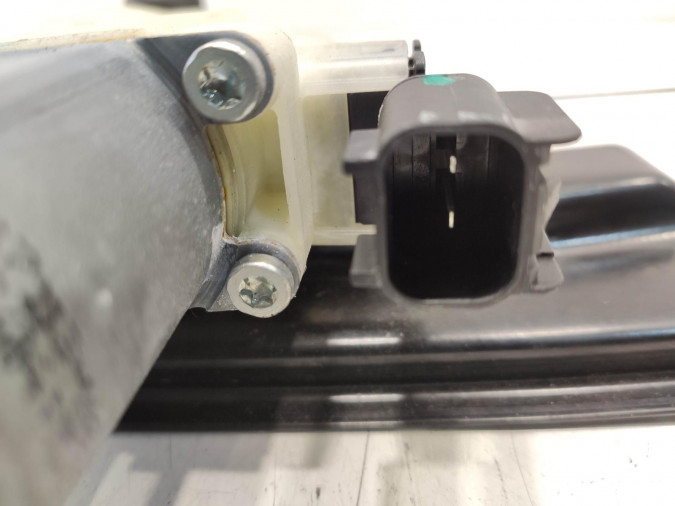 ELEVALUNAS TRASERO DERECHO FORD ECOSPORT 2015