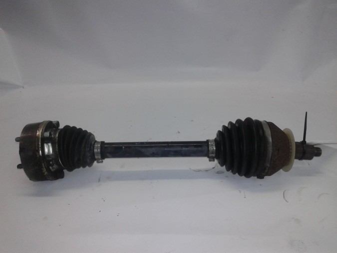 TRANSMISION DELANTERA IZQUIERDA VOLKSWAGEN POLO 2008