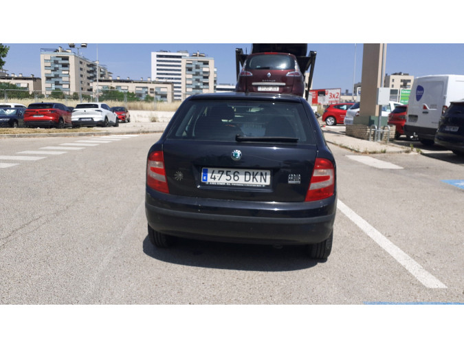 PILOTO TRASERO CENTRAL SKODA FABIA 2005