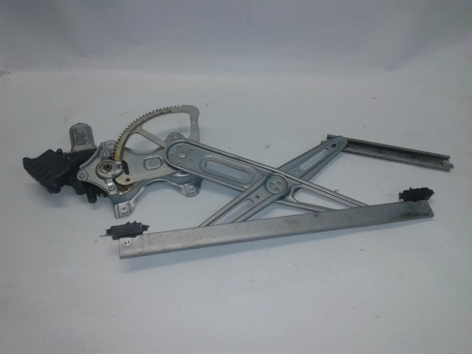 ELEVALUNAS DELANTERO IZQUIERDO TOYOTA YARIS 2008