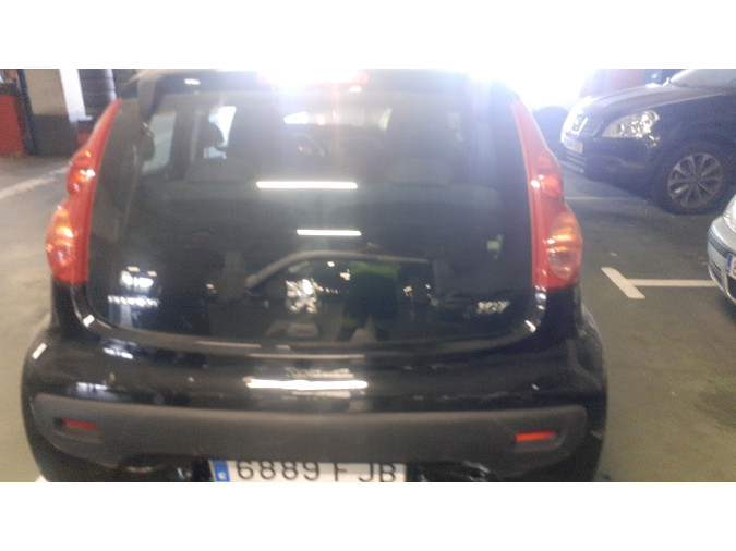 PUERTA TRASERA IZQUIERDA PEUGEOT 107 2006