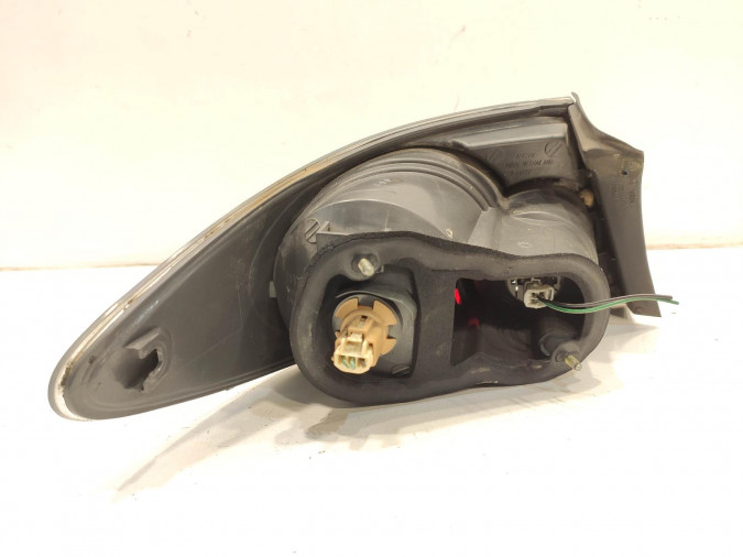 PILOTO TRASERO DERECHO MAZDA 6 2004