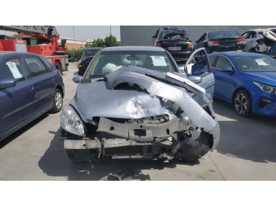 Faro iz MERCEDES B 200 2006