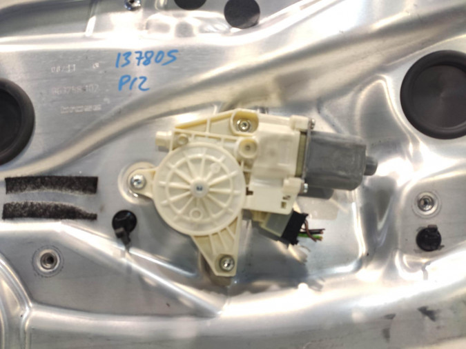 ELEVALUNAS DELANTERO DERECHO MERCEDES C CLASS 2011