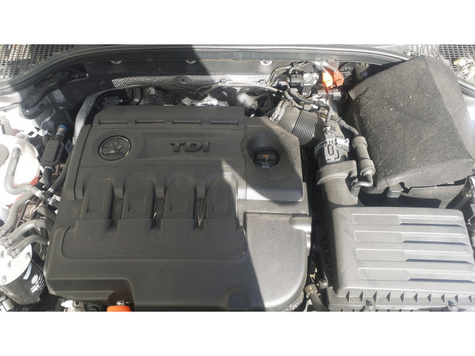 PUERTA TRASERA IZQUIERDA SKODA OCTAVIA 2013