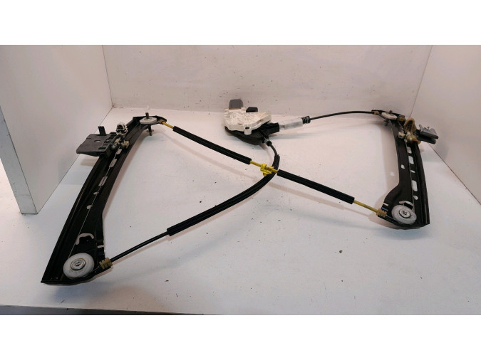 ELEVALUNAS DELANTERO IZQUIERDO MERCEDES C 250 2016