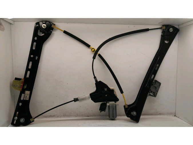 ELEVALUNAS DELANTERO DERECHO MERCEDES C 250 2016