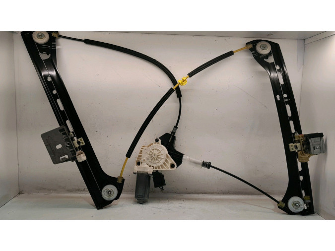 ELEVALUNAS DELANTERO DERECHO MERCEDES C 250 2016