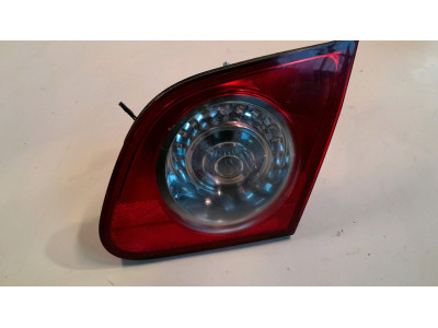 PILOTO TRASERO DERECHO INTERIOR VOLKSWAGEN PASSAT ROJO BLANCO 2006