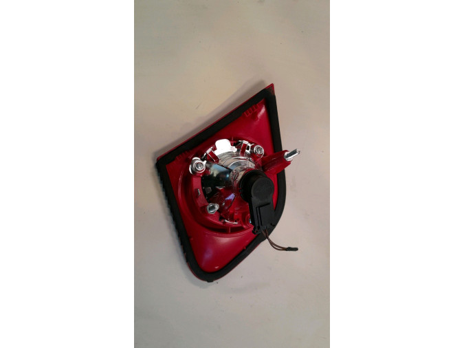 PILOTO TRASERO DERECHO INTERIOR VOLKSWAGEN PASSAT ROJO BLANCO 2006