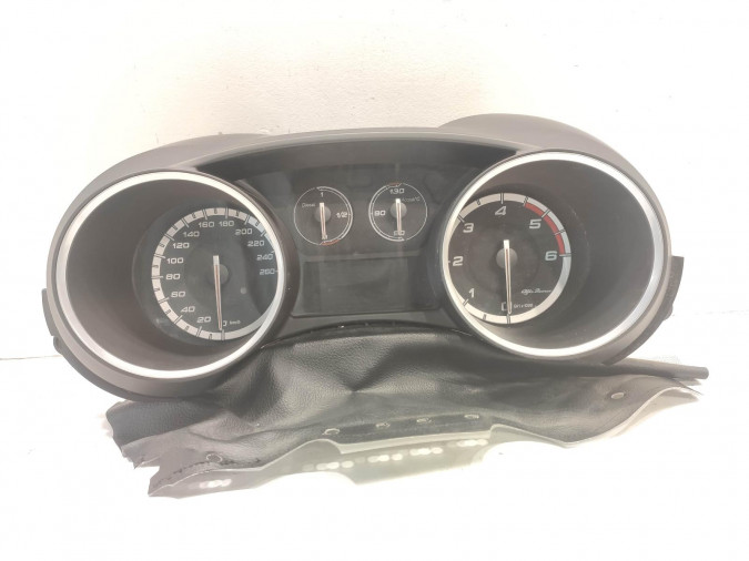 CUADRO INSTRUMENTOS ALFA ROMEO GIULIETTA 2011