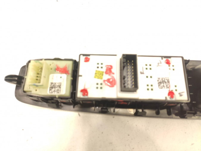 MANDO ELEVALUNAS DELANTERO IZQUIERDO HYUNDAI I10 2020