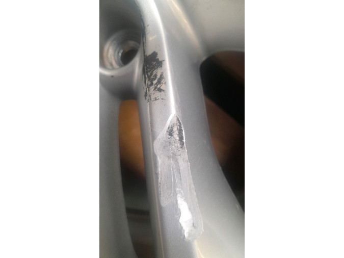 LLANTA TRASERA IZQUIERDA SO NISSAN QASHQAI+2 2011
