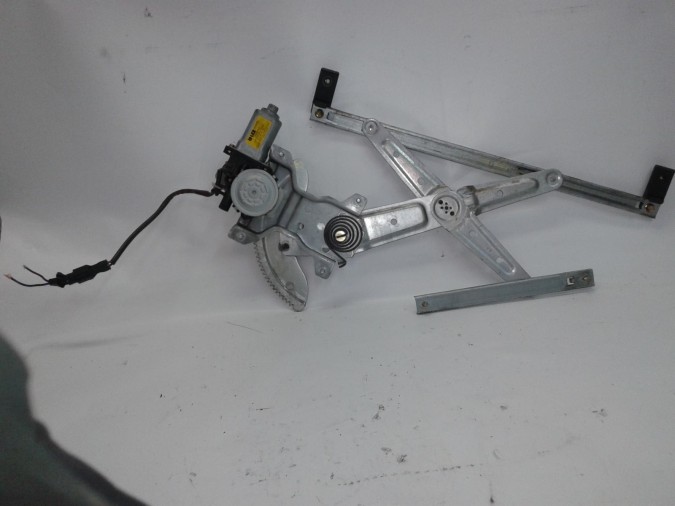 ELEVALUNAS TRASERO IZQUIERDO KIA CARENS 2005