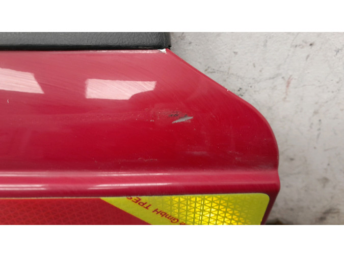 TAPA MALETERO INFERIOR LAND ROVER DISCOVERY ROJO ROTULADO 2017