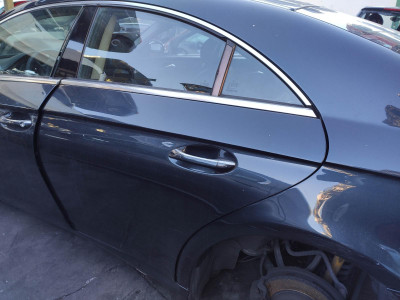 PUERTA TRASERA IZQUIERDA MERCEDES CLASE CLS 2007