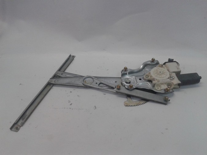 ELEVALUNAS DELANTERO DERECHO TOYOTA AVENSIS 2004