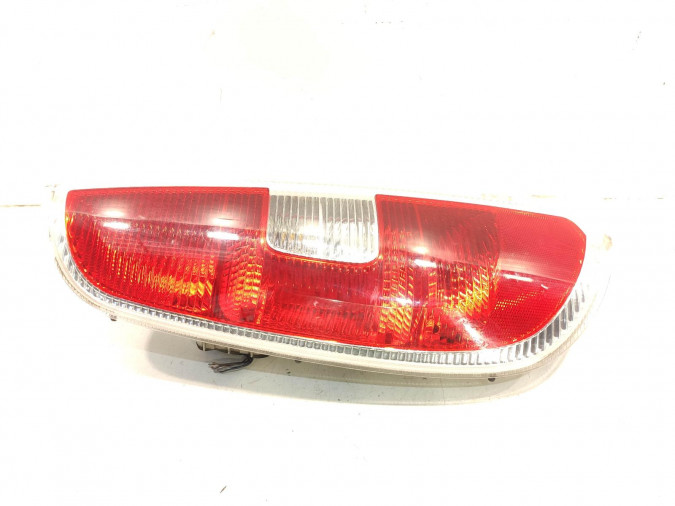 PILOTO TRASERO IZQUIERDO SKODA ROOMSTER 2008