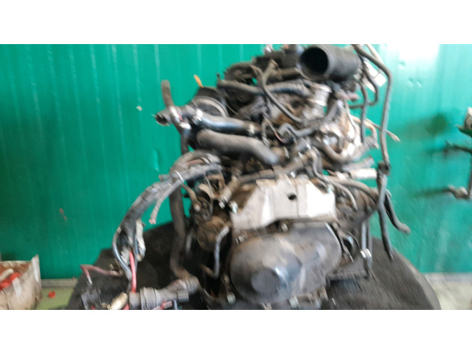MOTOR CON ACCESORIOS SIN CAJA DE CAMBIOS VOLKSWAGEN GOLF 2001