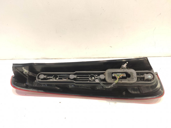 PILOTO TRASERO DERECHO FORD FOCUS C MAX 2004