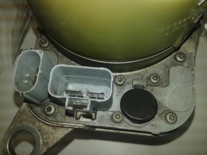BOMBA SERVODIRECCION VOLKSWAGEN GOLF 2004