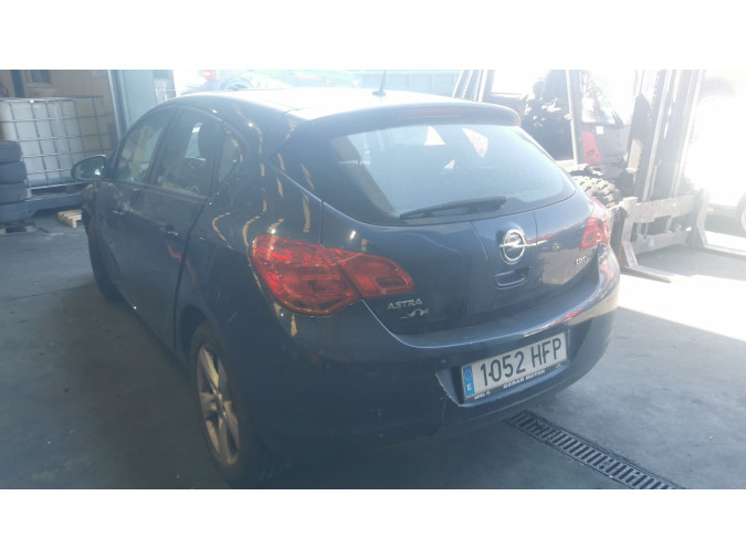 FARO ANTINIEBLA IZQUIERDO OPEL ASTRA 2011