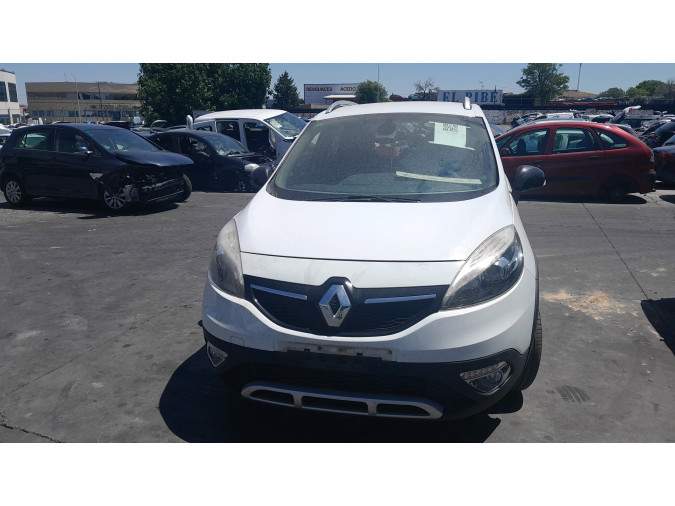 FARO ANTINIEBLA TRASERO IZQUIERDO RENAULT MÉGANE SCÉNIC 2015