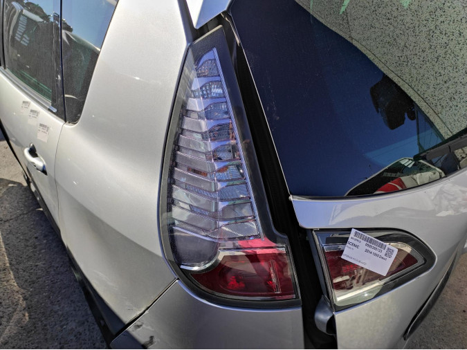PILOTO TRASERO IZQUIERDO RENAULT SCENIC 2014