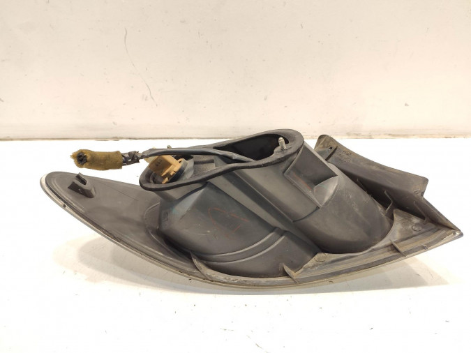 PILOTO TRASERO DERECHO MAZDA 6 2003