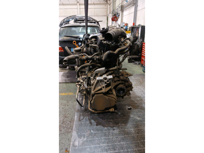 Motor VOLKSWAGEN GOLF 2004