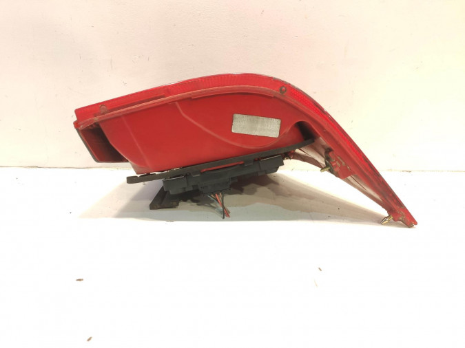PILOTO TRASERO DERECHO VOLKSWAGEN GOLF 2002
