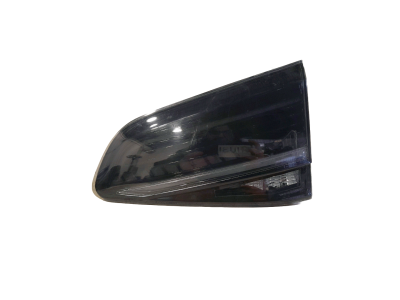 PILOTO TRASERO DERECHO INTERIOR VOLKSWAGEN GOLF 2013
