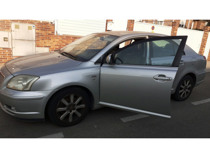Intercooler TOYOTA AVENSIS 2004