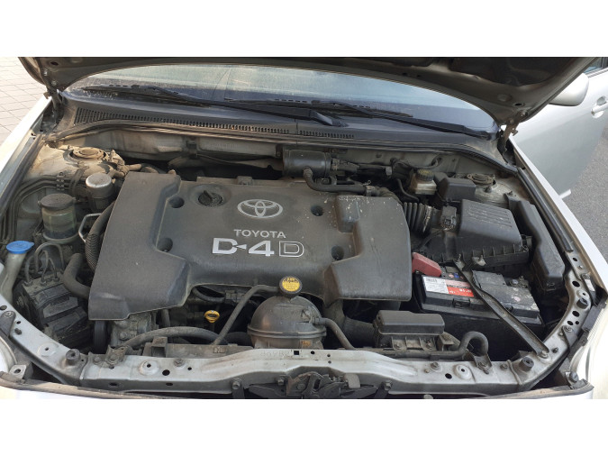Intercooler TOYOTA AVENSIS 2004