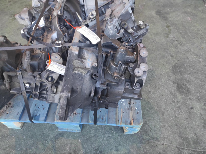 CAJA CAMBIOS RENAULT CLASE M 2010