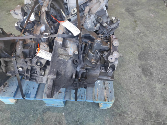 CAJA CAMBIOS RENAULT CLASE M 2010