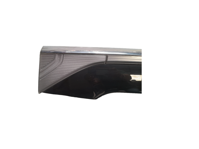 EMBELLECEDOR PORTON TRASERO MITSUBISHI OUTLANDER 2013