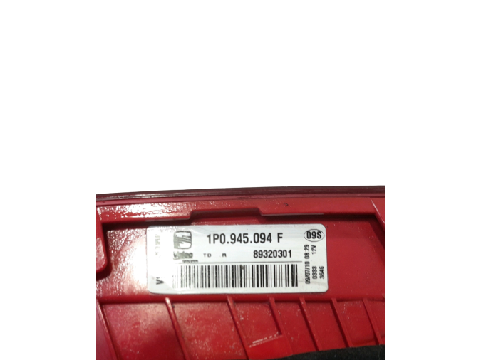 PILOTO TRASERO DERECHO SEAT LEON 2010